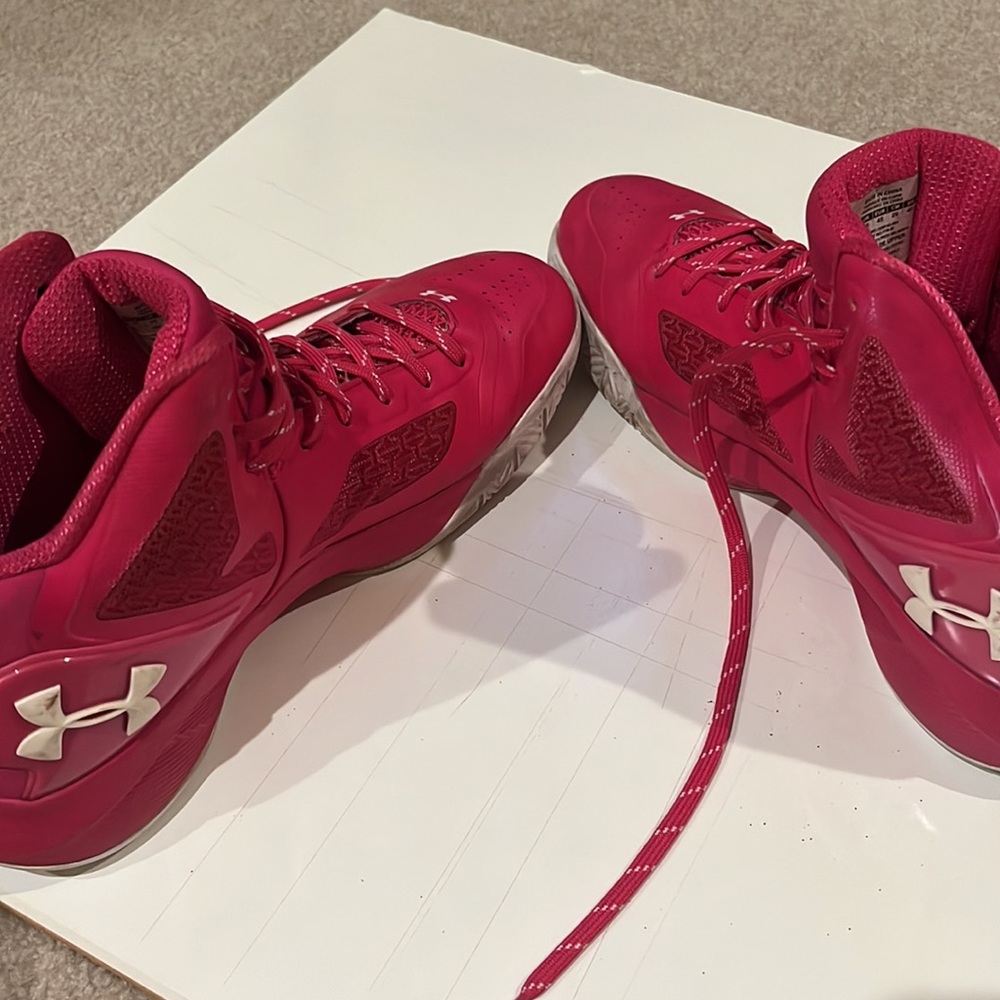 Under armour clutch fit basketball cut shoes - Picture 8 of 10